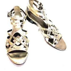 TAHARI Sandals. 9.5